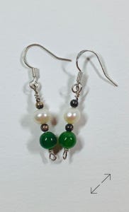925 zilver, oorbellen, earrings, 2 smaragd, 2 zoetwater parels, Danarts
