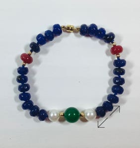 armband, bracelet, saffier, 2 robijnen, 1 smaragd, Daniëlle Broekhuizen-Mazzola, 2 parels en een gold filled magnetisch slotje