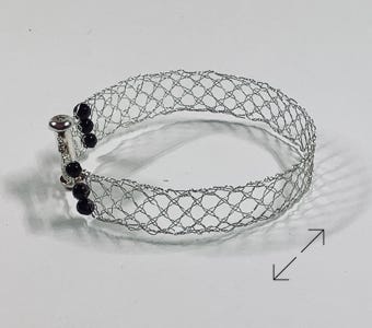 armband, bracelet, kant, lace, zilverdraad, silver wire, Daniëlle Broekhuizen-Mazzola, zwarte spinel